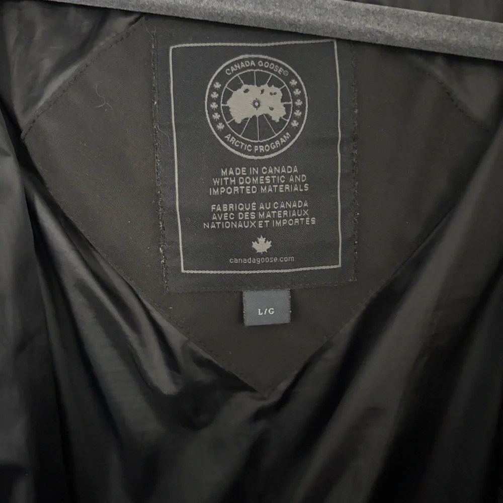 Canada Goose Carson Parka with Fur Trim - Black Label - Picture 5 of 13
